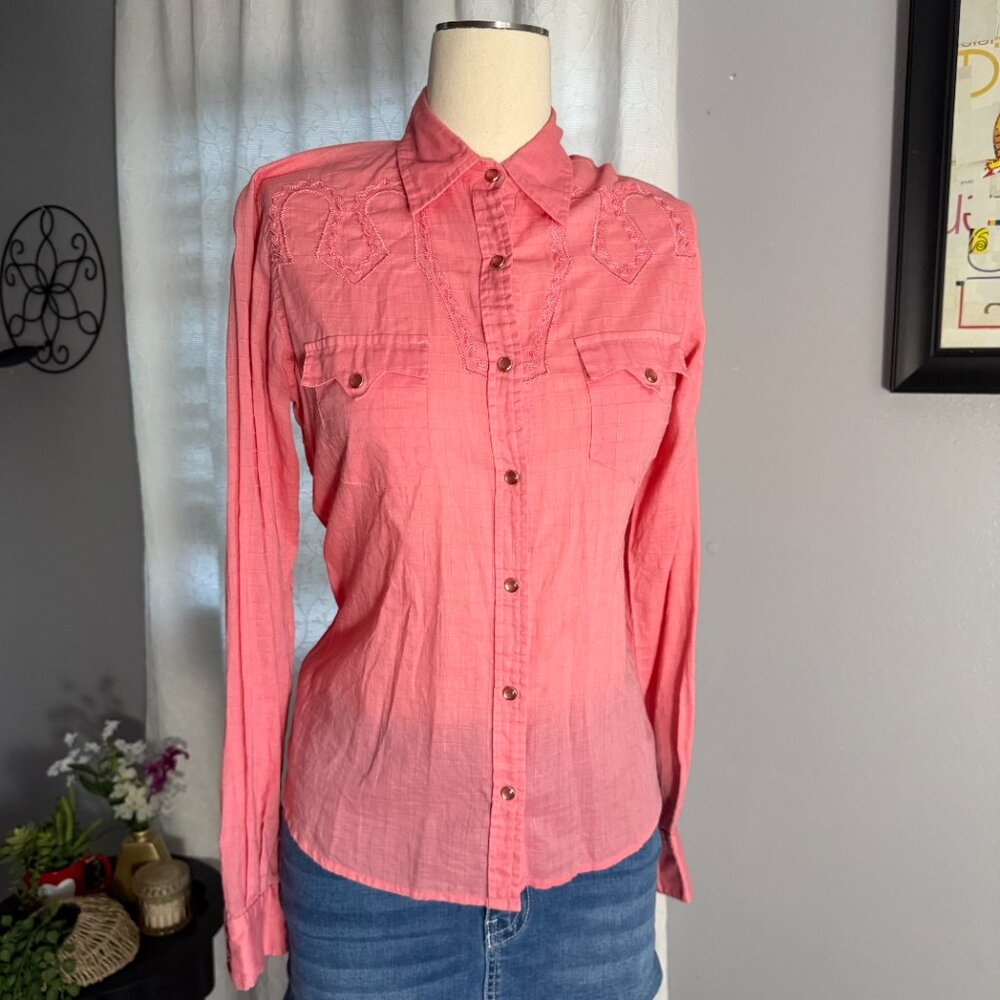 Pink Western Snap Button Cowgirl Shirt - Picture 2 of 10